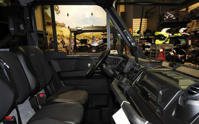 2026 Can-Am® Defender 6x6 Limited HD10
