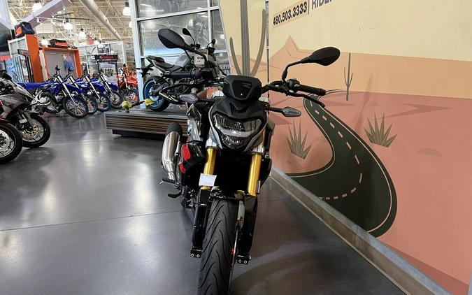 2025 BMW G 310 R Style Passion