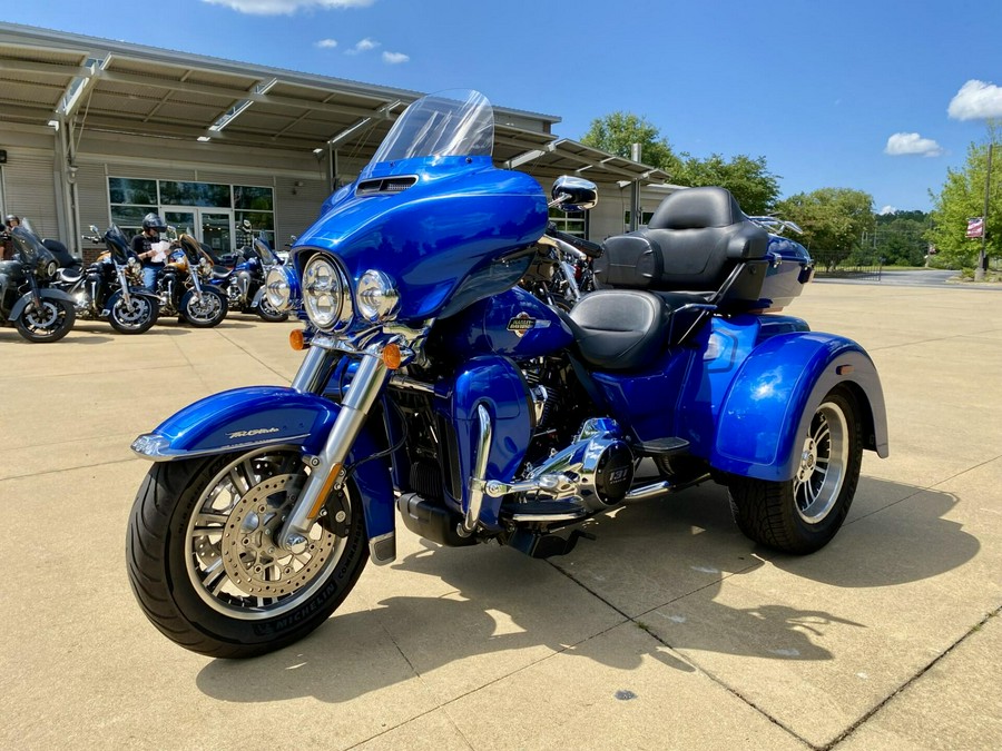 2024 Harley-Davidson® Tri Glide® Ultra Blue Burst