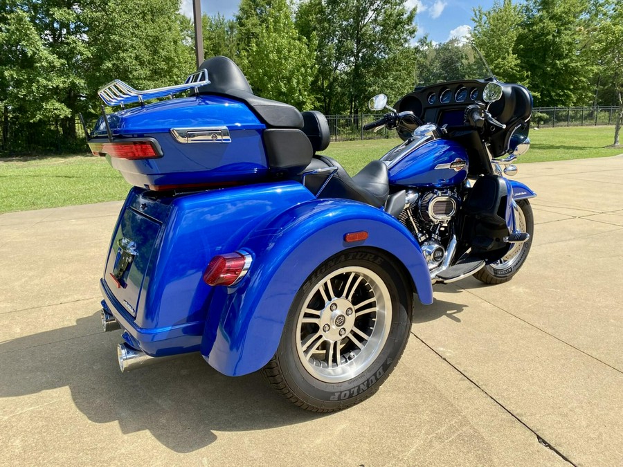 2024 Harley-Davidson® Tri Glide® Ultra Blue Burst