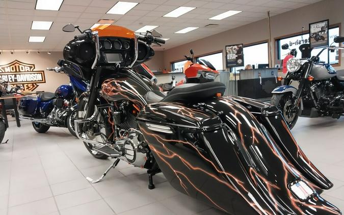 FLHXS 2014 Street Glide® Special