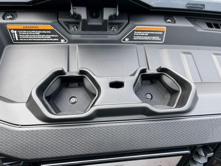 2026 Can-Am Defender XT CAB HD11