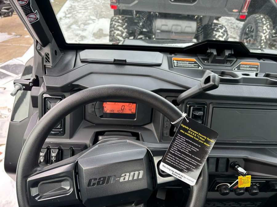 2026 Can-Am Defender XT CAB HD11