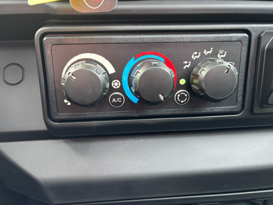 2026 Can-Am Defender XT CAB HD11