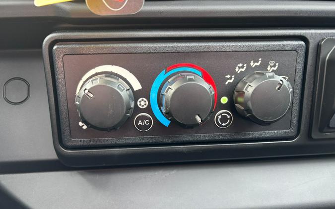 2026 Can-Am Defender XT CAB HD11