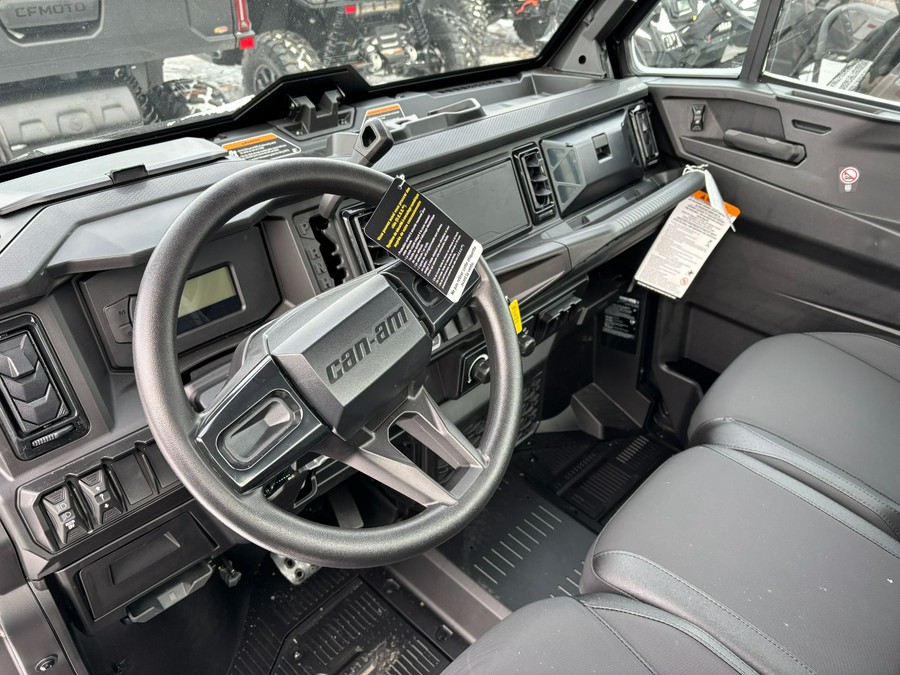 2026 Can-Am Defender XT CAB HD11