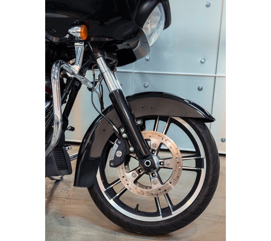 2017 Harley-Davidson® Road Glide® Special