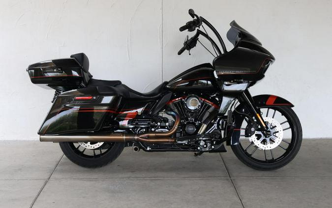 2018 Harley-Davidson® FLTRXSE - CVO™ Road Glide®