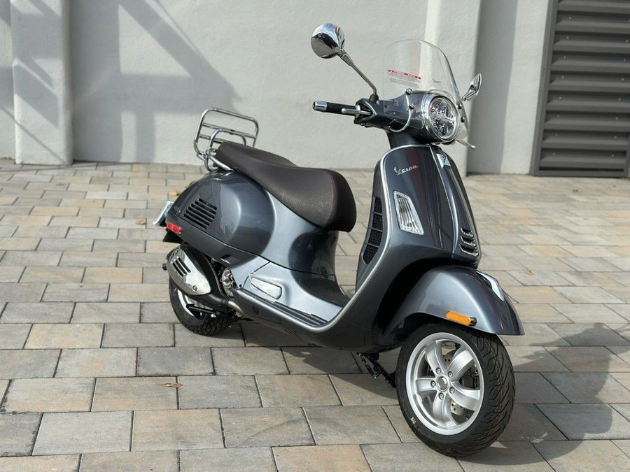 2022 Vespa GTS 300 Touring