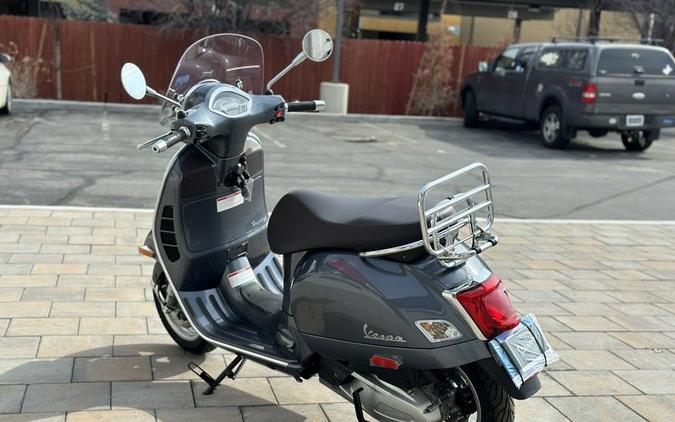 2022 Vespa GTS 300 Touring