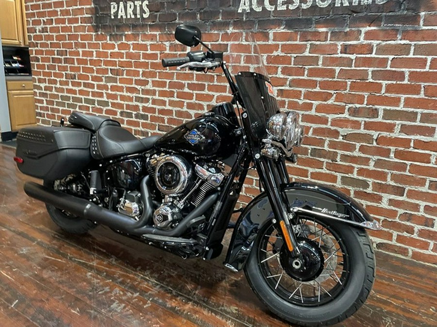 2025 Harley-Davidson Softail FLHC - Heritage Classic