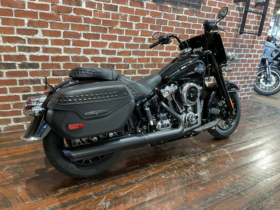 2025 Harley-Davidson Softail FLHC - Heritage Classic