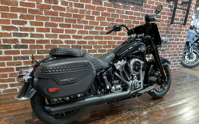 2025 Harley-Davidson Softail FLHC - Heritage Classic