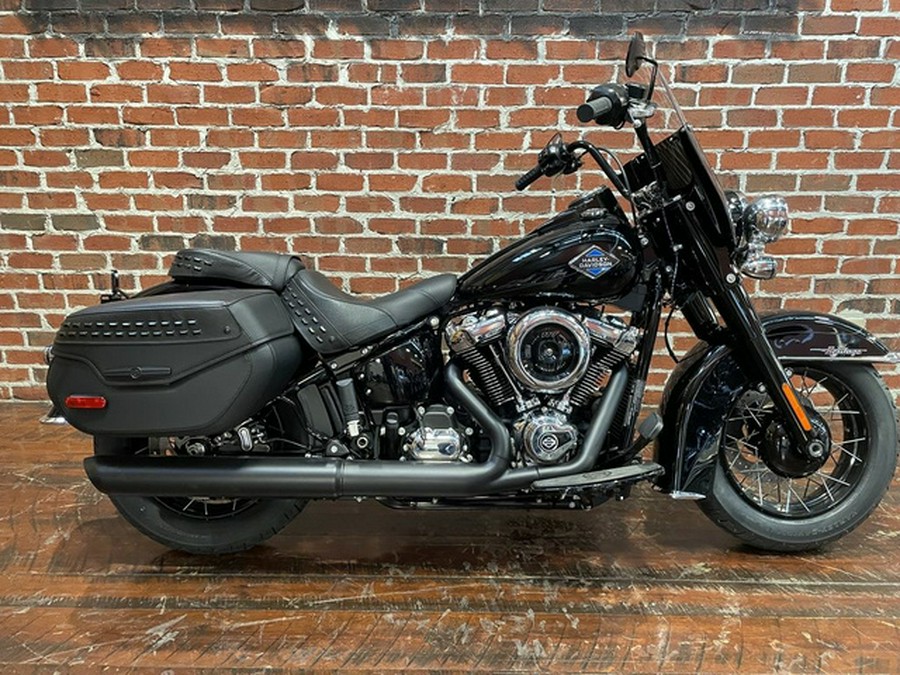 2025 Harley-Davidson Softail FLHC - Heritage Classic