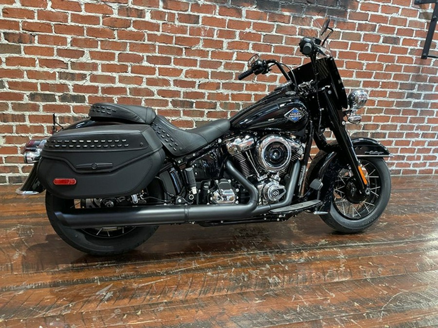 2025 Harley-Davidson Softail FLHC - Heritage Classic