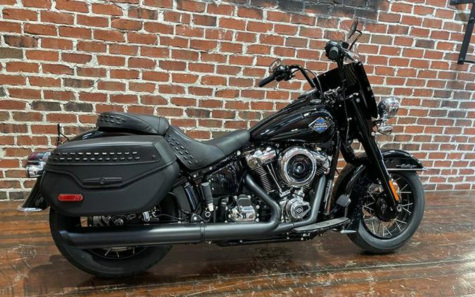 2025 Harley-Davidson Softail FLHC - Heritage Classic