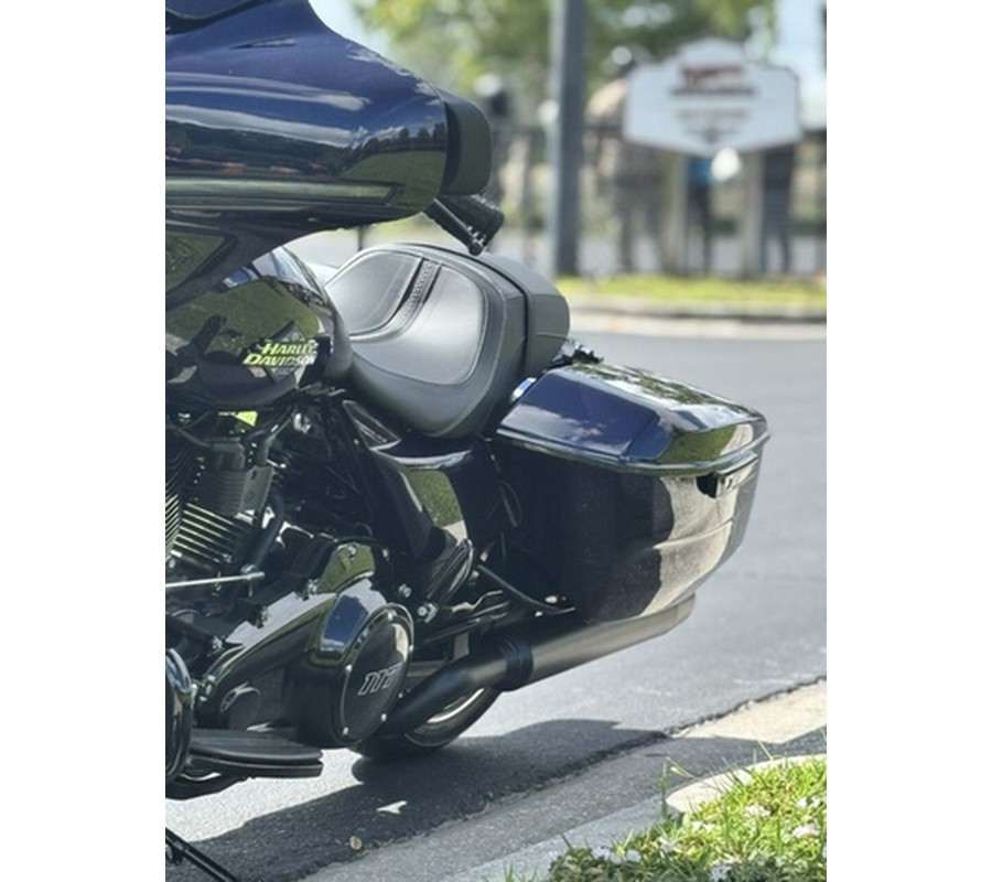 2025 Harley-Davidson FLHX - Street Glide