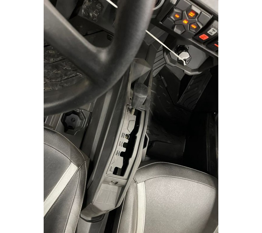 2026 Can-Am COMMANDER XT 64 1000R - FIERY RED