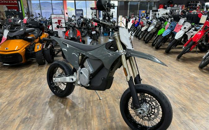 2026 Stark VARG SM 80 Hp Medium 165-200Lbs (Enduro)