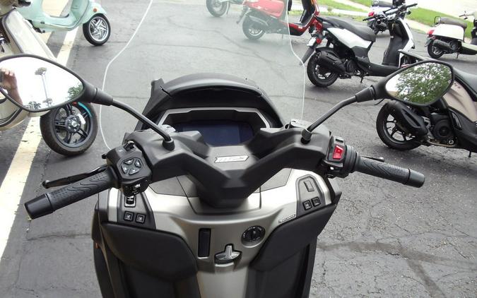 2024 Piaggio MP3 530 Exclusive
