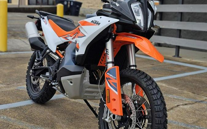 2023 KTM 890 Adventure R First Look [7 Fast Facts + 16 Photos]