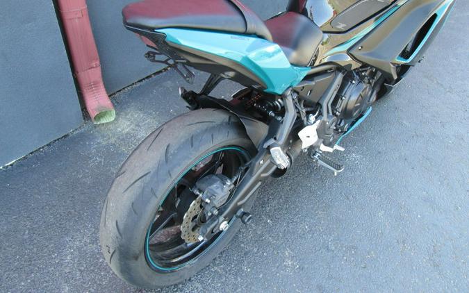 2021 Kawasaki Ninja® 650 ABS Metallic Spark Black/Pearl Nightshade Teal