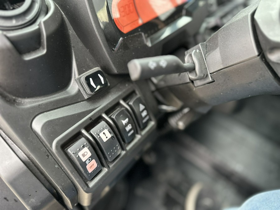 2024 Can-Am Defender MAX Limited HD10