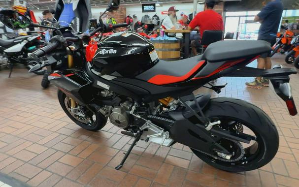 2026 APRILIA TUONO 660 FACTORY DARK BANSHEE