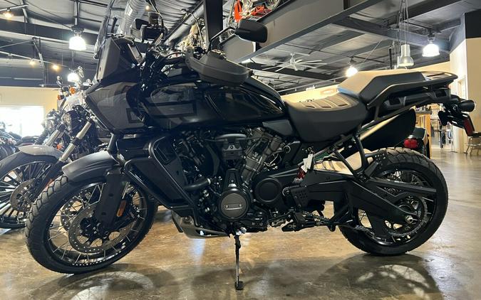 2025 Harley-Davidson Pan America 1250 Special Vivid Black w/Laced Wheels