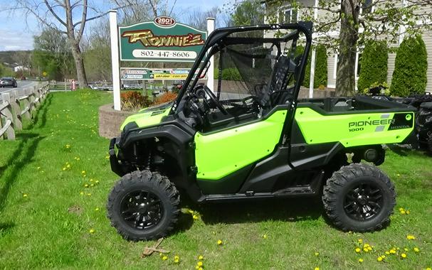 2023 Honda Pioneer 1000 Deluxe