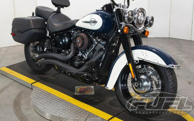 2019 Harley-Davidson Softail FLHC - Heritage Classic