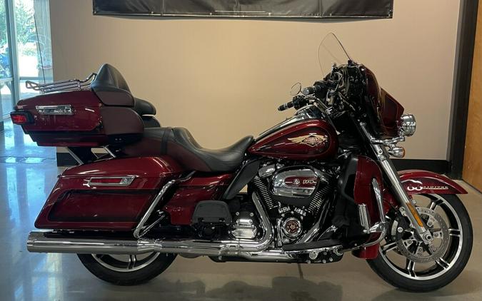 2023 Harley-Davidson® Ultra Limited Heirloom Red Fade