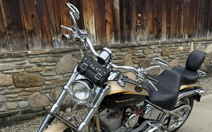 2003 Harley-Davidson® Screamin’ Eagle Softail Deuce Centennial Gold and Vivid Black with Gold Leaf G