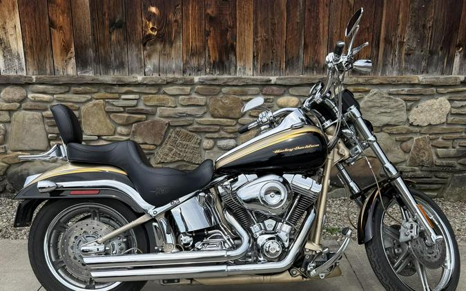 2003 Harley-Davidson® Screamin’ Eagle Softail Deuce Centennial Gold and Vivid Black with Gold Leaf G