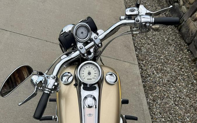 2003 Harley-Davidson® Screamin’ Eagle Softail Deuce Centennial Gold and Vivid Black with Gold Leaf G