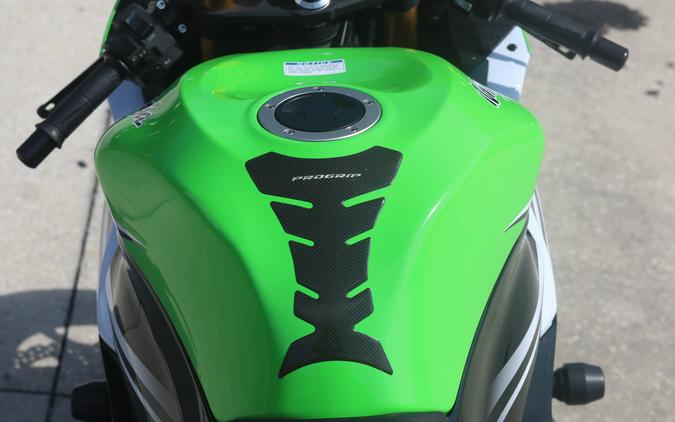 2015 Kawasaki Ninja® ZX™-6R 30th Anniversary