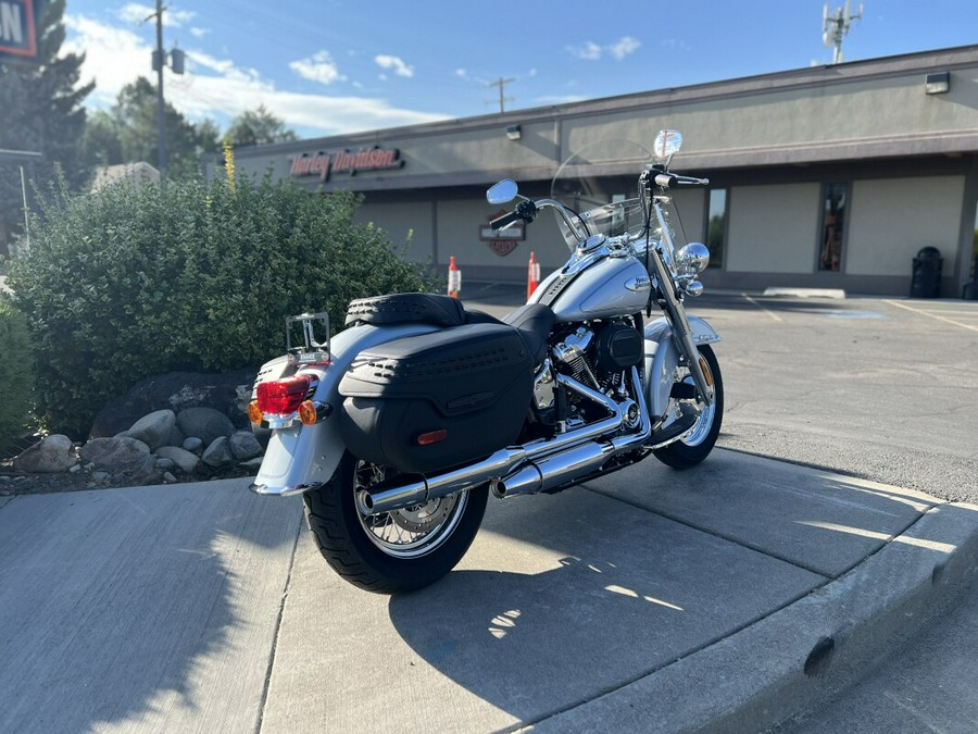 2023 Harley-Davidson Heritage Classic Atlas Silver Metallic