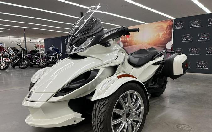 2015 Can-Am® SPYDER ST-Limited