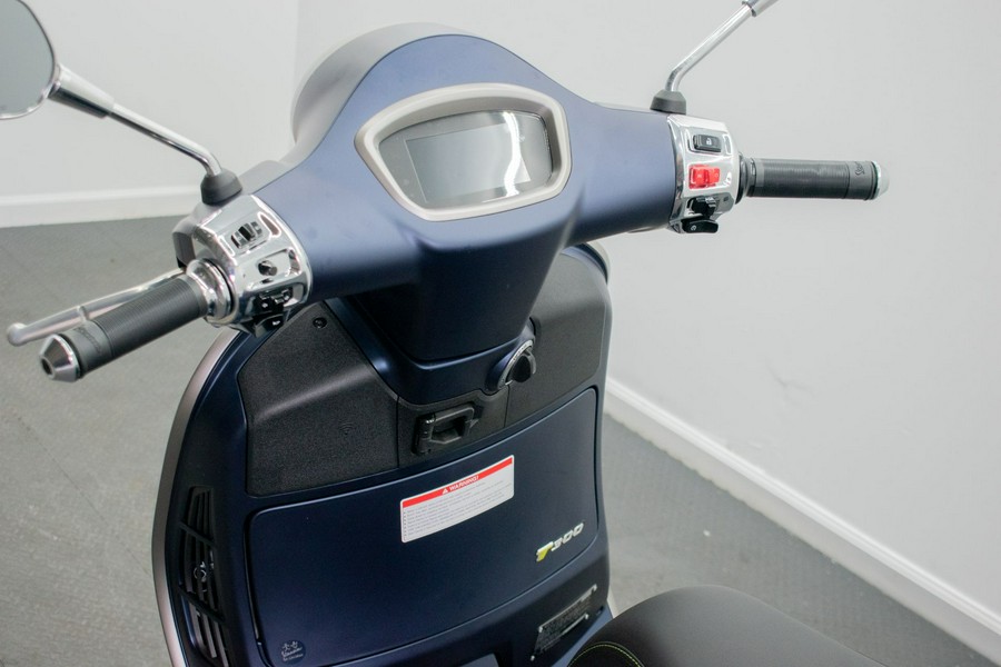 2024 Vespa GTS Super 300 Tech