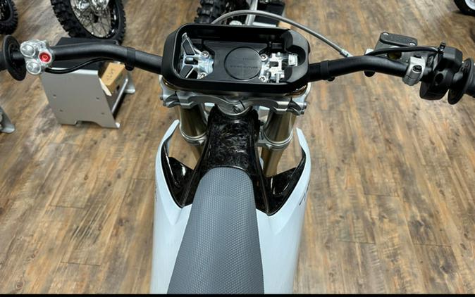 2024 Stark VARG Alpha MX 19"_80HP