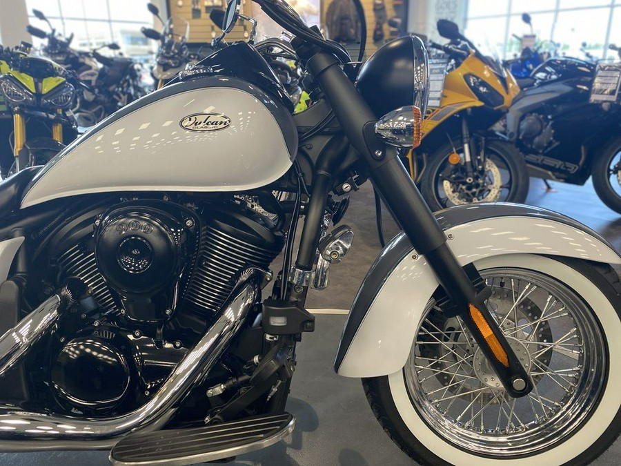 2021 Kawasaki Vulcan® 900 Classic