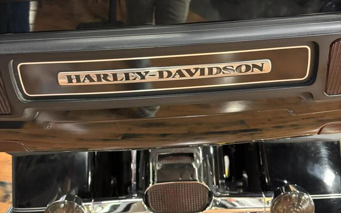 2008 Harley-Davidson Electra Glide Ultra Classic BLACK W/PINSTRIPE