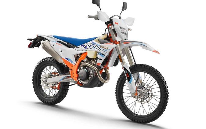 2024 KTM 500 EXC-F Six Days First Look [Fast Facts]