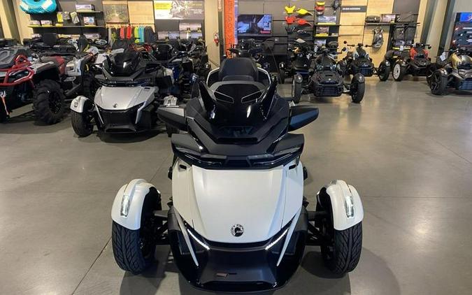 2024 Can-Am® SPYDER RT STS 1330 SE6 WH SE 24 Base