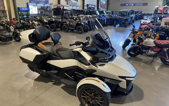 2024 Can-Am® SPYDER RT STS 1330 SE6 WH SE 24 Base