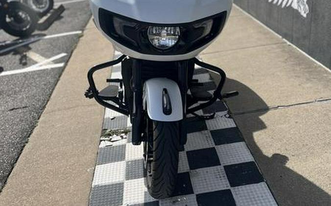 2021 Indian Motorcycle® Challenger® Dark Horse White Smoke