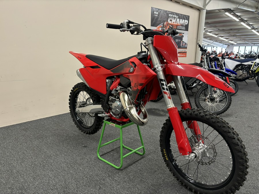 2027 GAS GAS MC 125