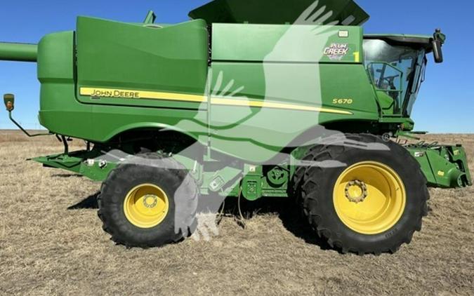2015 John Deere S670