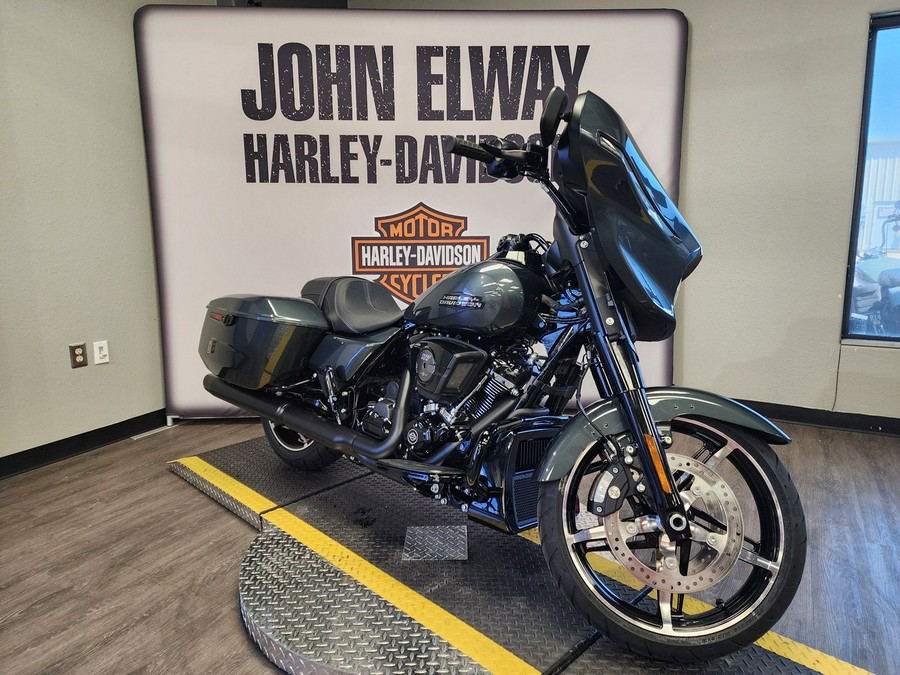 2025 Harley-Davidson Street Glide Base