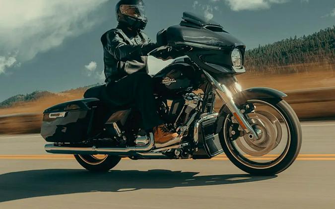 2025 Harley-Davidson Street Glide Base